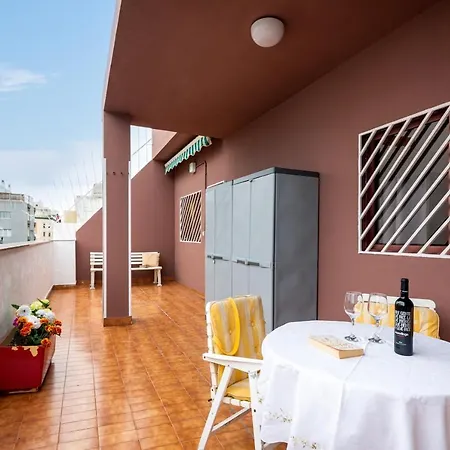 Spacious In Palmas De Gran Canaria 147 M² Terrace Lejlighed *